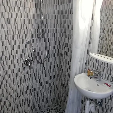 One Via Roma, 82 Hotel 3*
